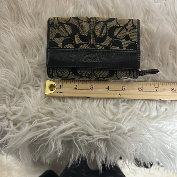 Coach Fold Wallet a little wear in fabric - Picture 2 of 8